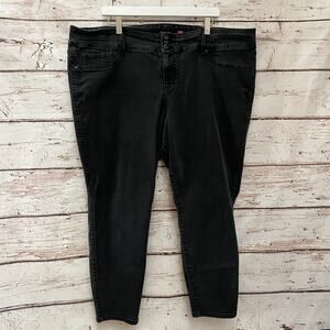 TORRID Denim Black Skinny Ankle Crop Jeans Size 26R 3-Button Fly Plus Stretch